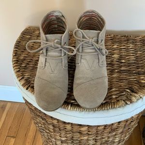 Toms wedge suede booties